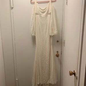 Alyne wedding dress (unused w/ tags)